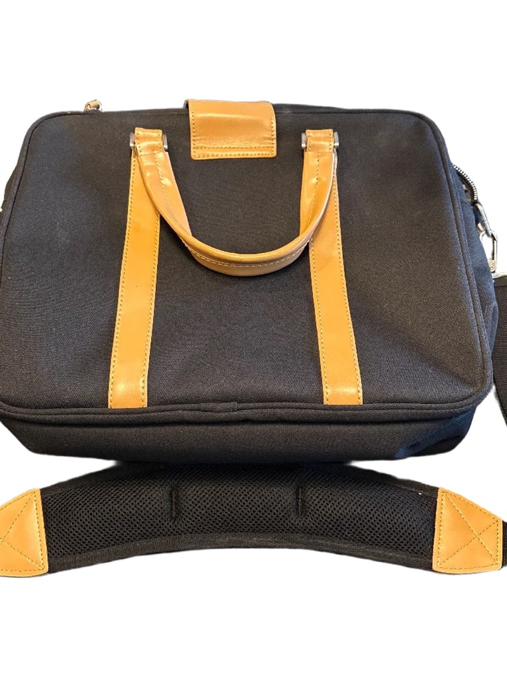 Venque Hamptons Briefcase - Picture 8 of 12